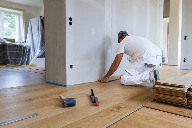Symbolbild für die Verlegung eines Holzfußbodens